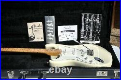 1997-2000 FENDER Artist Series Jimi HENDRIX Tribute Stratocaster Electric Guitar