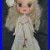 Blythe_Doll_Custom_OOAK_Girl_Doll_With_White_Wavy_Hair_In_White_Dress_01_yqwh
