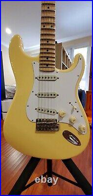FENDER Yngwie Malmsteen Stratocaster Yellow White Artist Series USA with Case