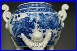 FINE QUALITY BLUE & WHITE CHINESE CERAMIC TRIPOD INCENSE BURNER SIGNED by ARTIST