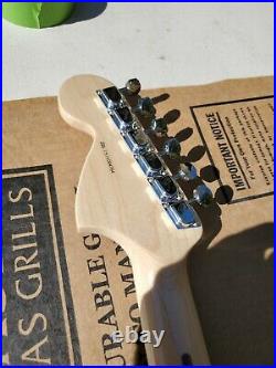 Fender 107112841 Artist Series Yngwie Malmsteen Scalloped Maple Fretboard
