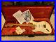 Fender_Artist_Series_Jimi_Hendrix_Tribute_Stratocaster_Olympic_White_Hard_Case_01_wd