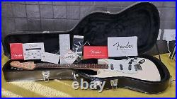 Fender Artist Series Ritchie Blackmore Strat Olympic White, imaculate condition