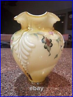 Fenton 1999 Heirloom Collection Gold Overlay Feather Vase LE-MARKED AS A SECOND