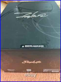 Futura Artist Lot 1/12 Skateboard, Johnny Vinyl, & Pin set WithSignature On Box