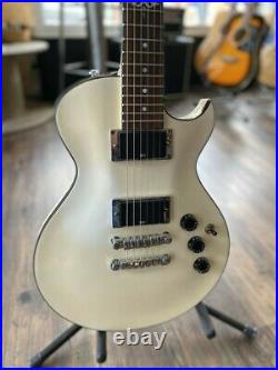 Ibanez Art 120 Electric Guitar (White) In Good Condition