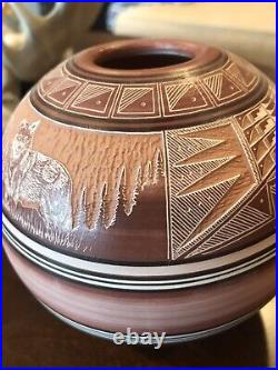 Native American Navajo etched White Wolf Pot Pottery by Bob Lansing -Rare Shape